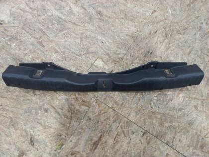 Накладка замка багажника RE4