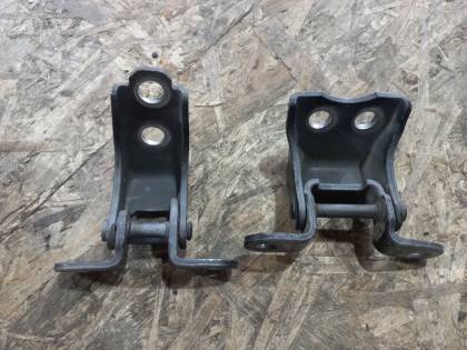 Петля двери RE4