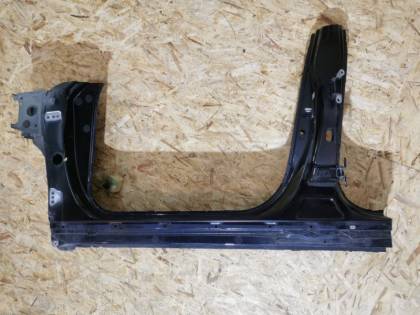 Стойка кузова MCV30