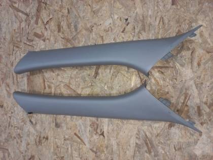 Накладка на стойку кузова MCU25