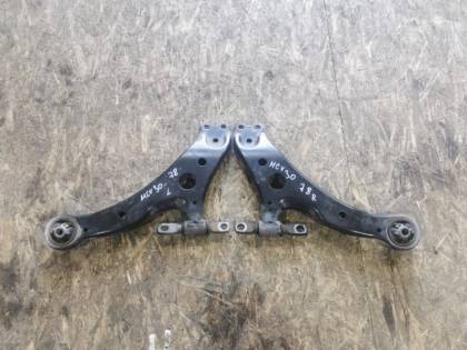 Рычаг подвески нижний MCV30