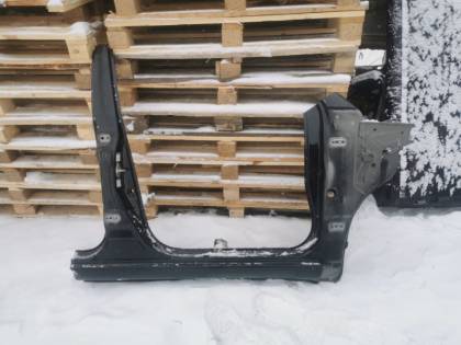 Стойка кузова MCU25