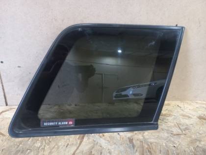 Стекло боковое CU5W