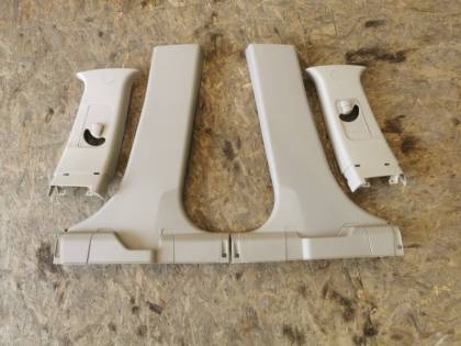 Накладка на стойку кузова CW6W