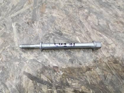 Болт крепления стартера CU1