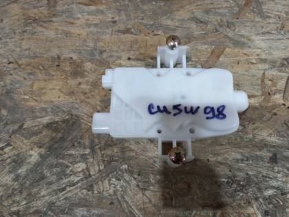 Замок двери багажника CU5W