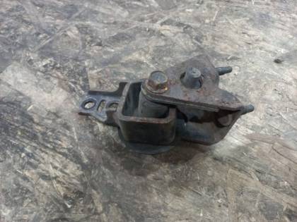 Подушка двигателя задняя MCU25