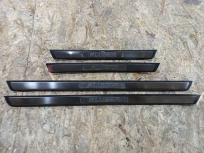 Накладка на порог салона MCU25