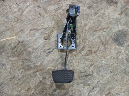 Педаль тормоза GSU35