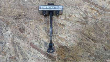 Ограничитель двери багажника ACA33