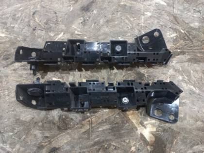 Крепление бампера VM4