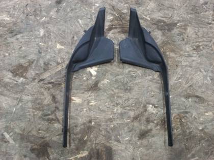 Уголок Решетки под дворники VM4