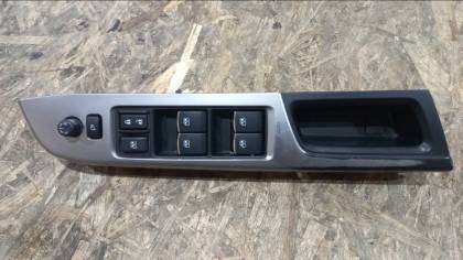 Блок управления стеклоподъемниками VM4