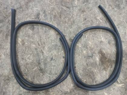 Уплотнитель проема двери VM4