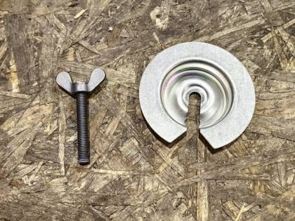 Болт крепления запасного колеса 5NCTH