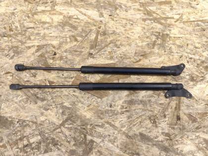 Амортизатор двери багажника 5NCTH