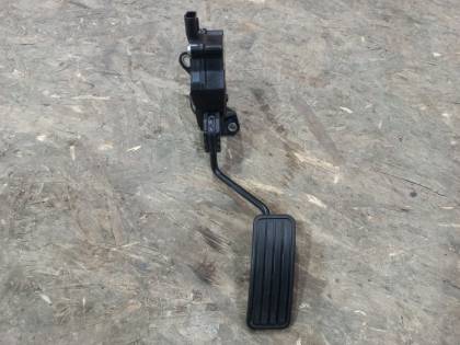 Педаль газа VM4