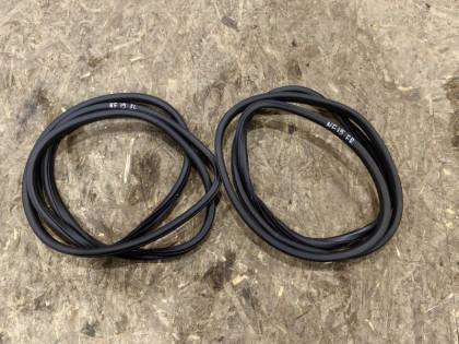 Уплотнительная резинка боковой двери NF15