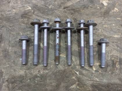 Болт крепления балки BM6FJ