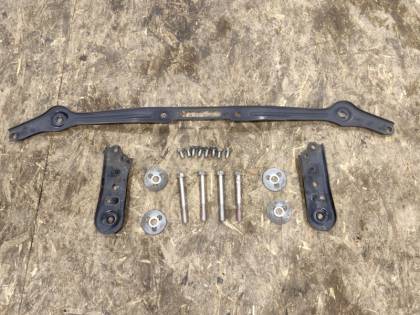 Крепление балки подвески VM4