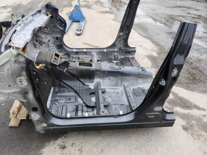 Стойка кузова VM4