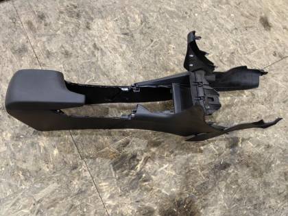 Подлокотник BM6FJ