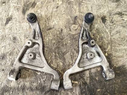 Рычаг подвески верхний S50