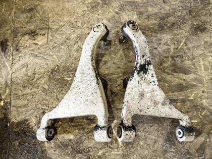 Рычаг подвески верхний S50