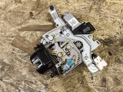 Замок двери багажника PNZ51