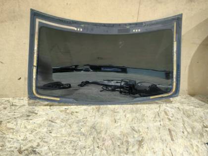 Стекло заднее