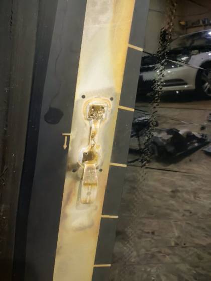 Стекло заднее