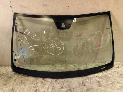 Стекло лобовое 204048