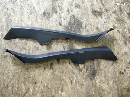 Накладка на стойку кузова 204048