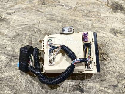 Блок предохранителей салонный MCU35