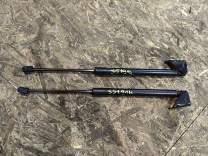 Амортизатор двери багажника S51